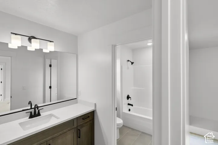Second bathroom on the second floor