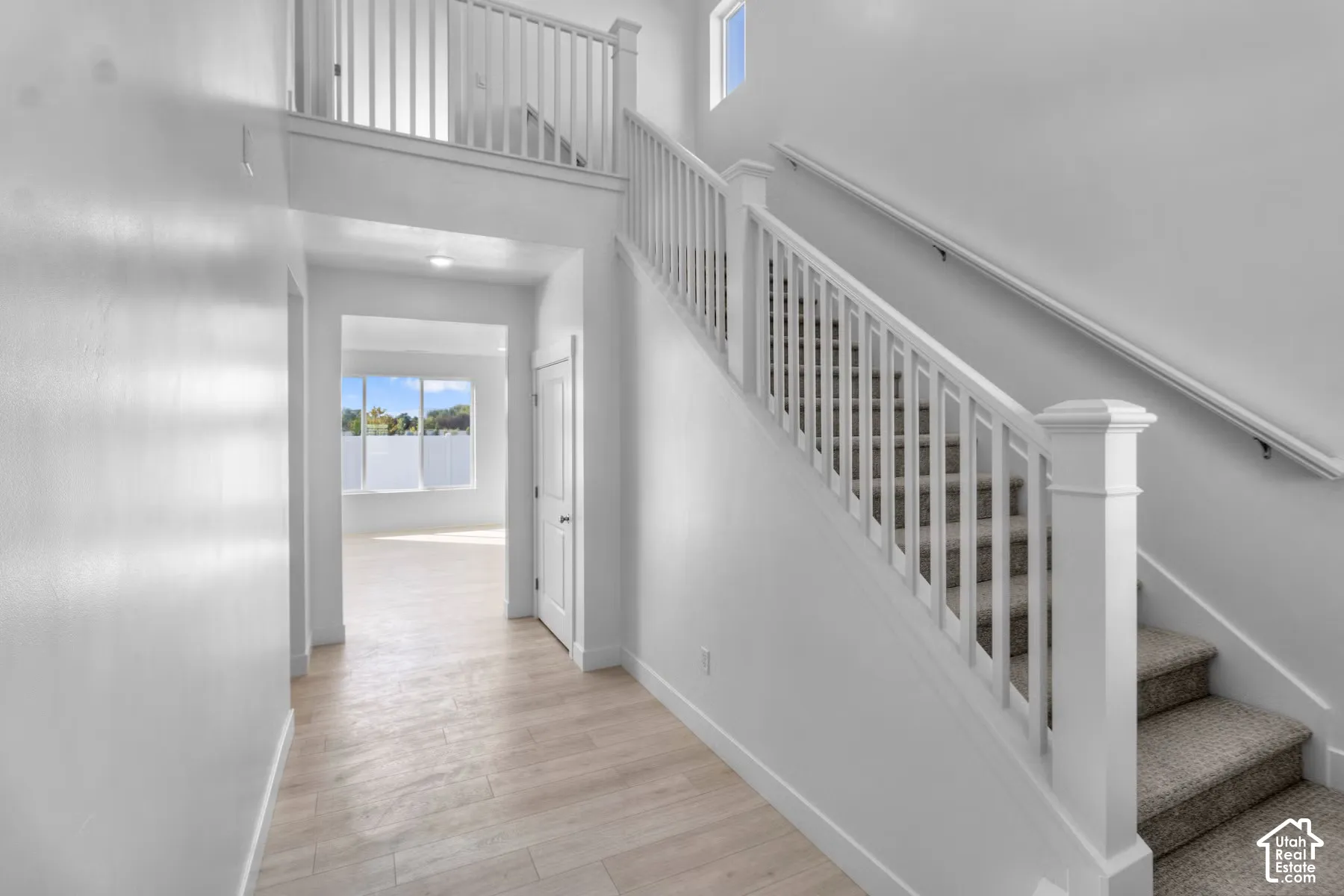 Beautiful open to below entryway