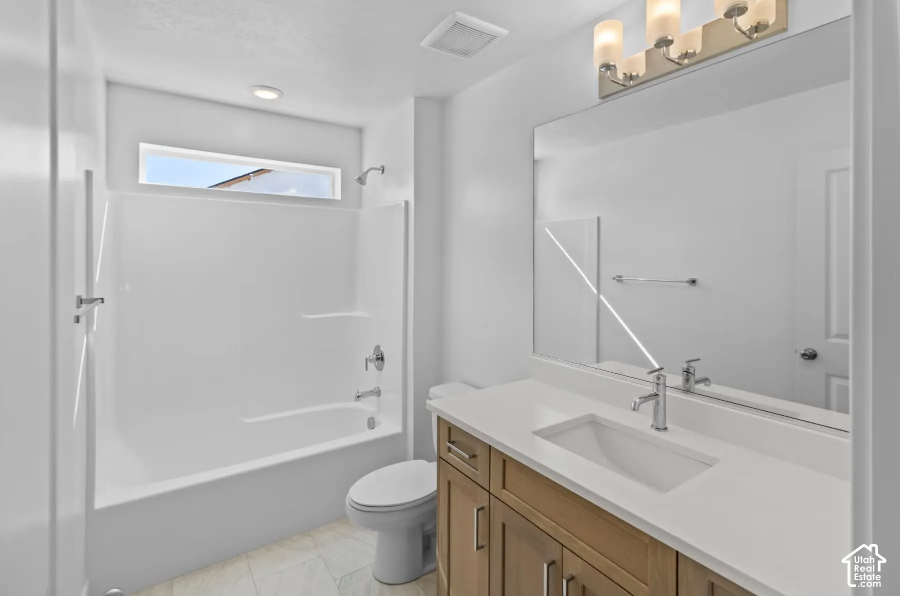 upstairs full bathroom