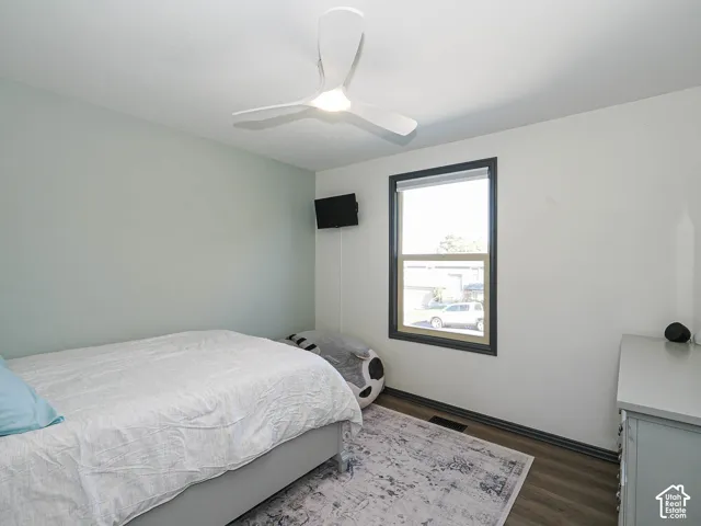 Recessed window with dark trim