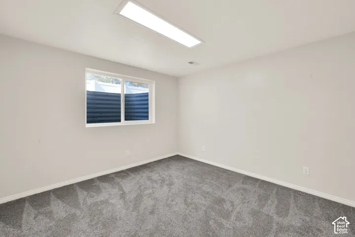 Basement room w/out closet
