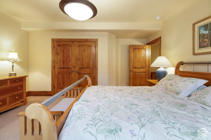 Recessed ceiling with an oval flush mount light fixture