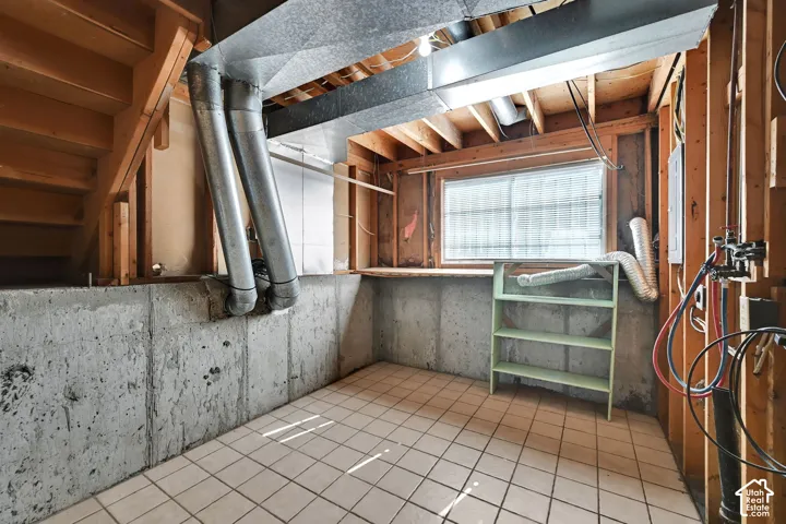 Laundry/Storage Room