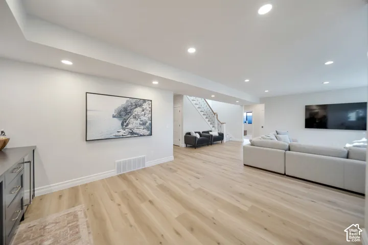 Photos are of a previous build and to show an example of what can be done.