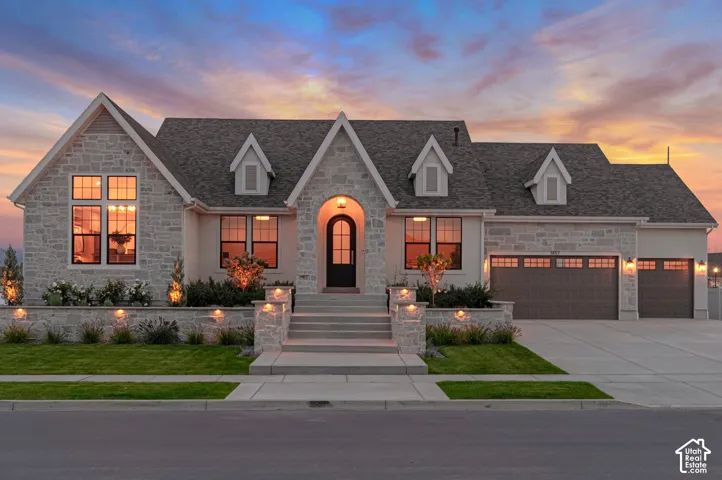 Photos are of a previous build and to show an example of what can be done.