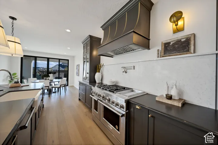 Photos are of a previous build and to show an example of what can be done.
