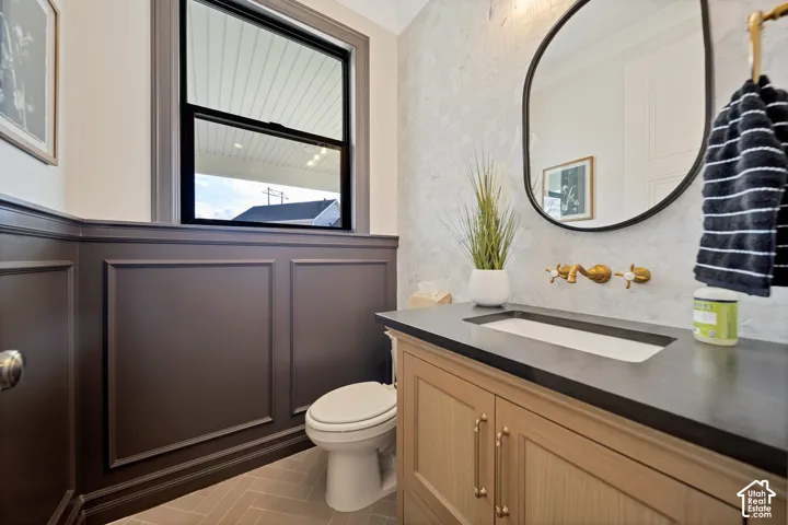 Photos are of a previous build and to show an example of what can be done.