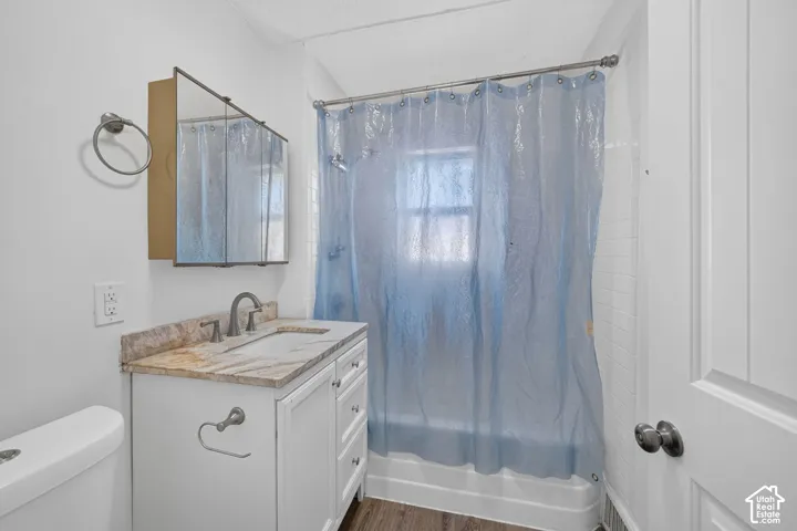 Bathroom with fresh paint