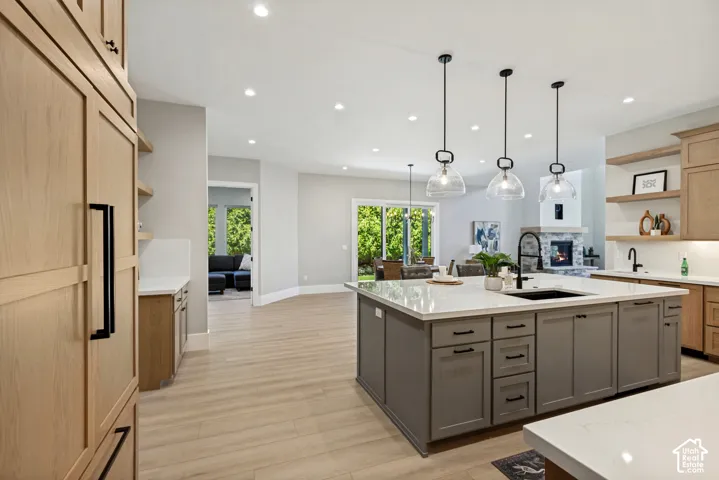 3168 W Chalk Creek Way, South Jordan, Utah 84095