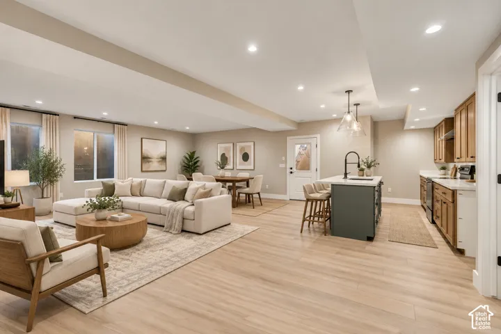 3168 W Chalk Creek Way, South Jordan, Utah 84095