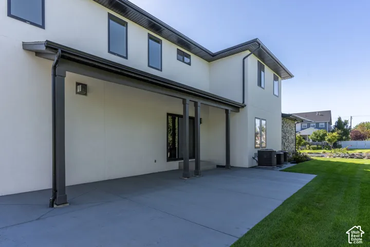 3168 W Chalk Creek Way, South Jordan, Utah 84095
