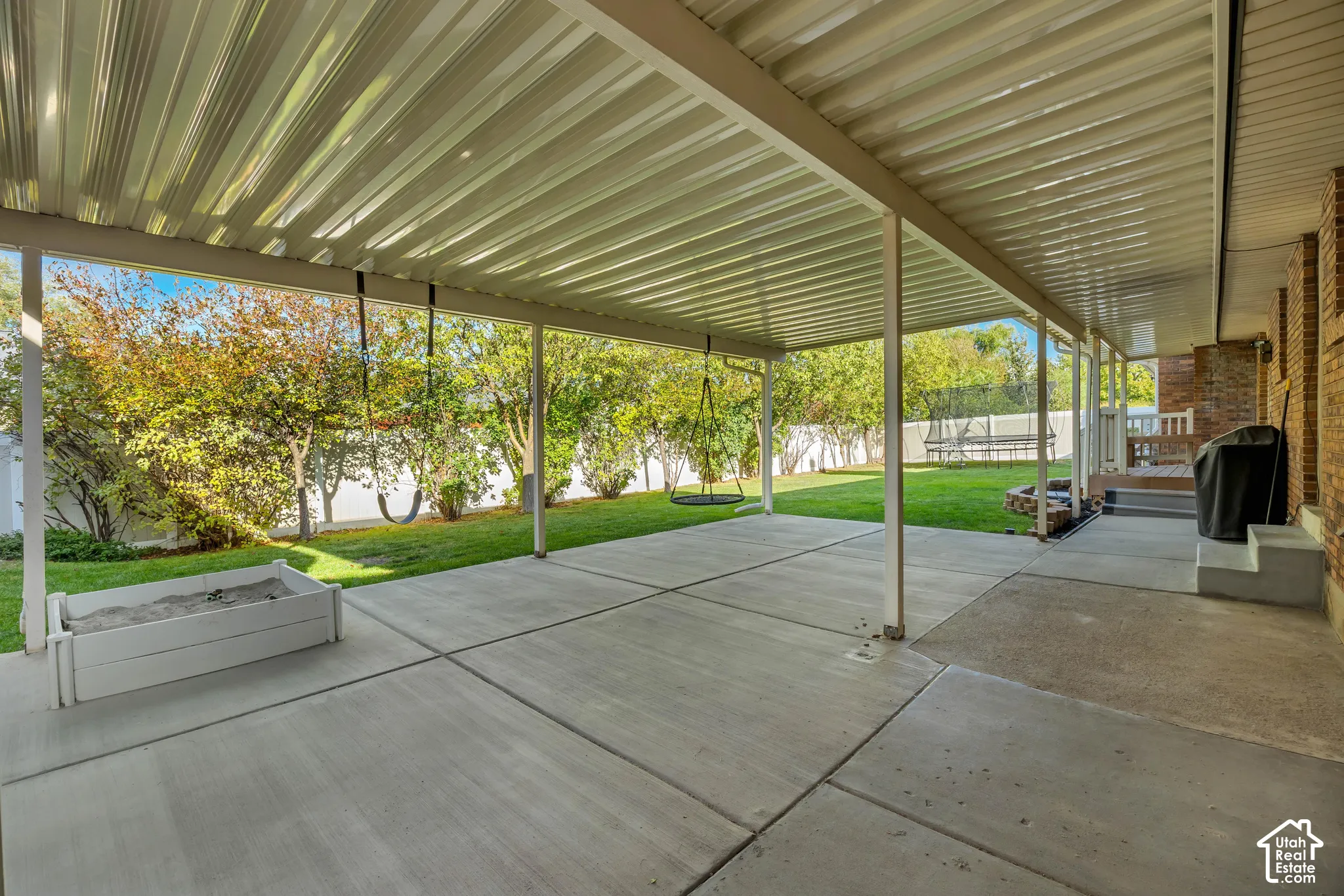 Spacious covered patio