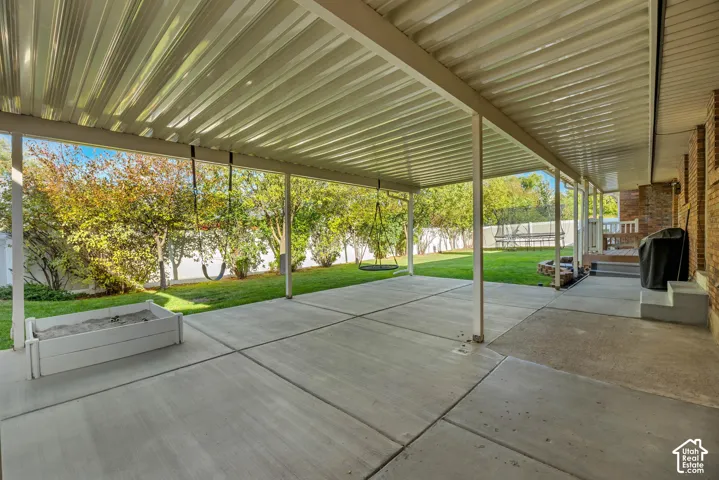 Spacious covered patio