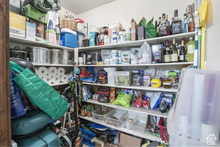 Walk in Pantry