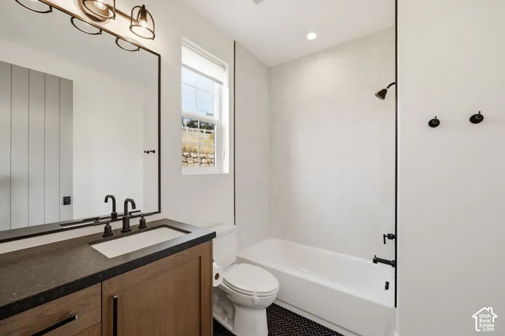 En suite bathroom