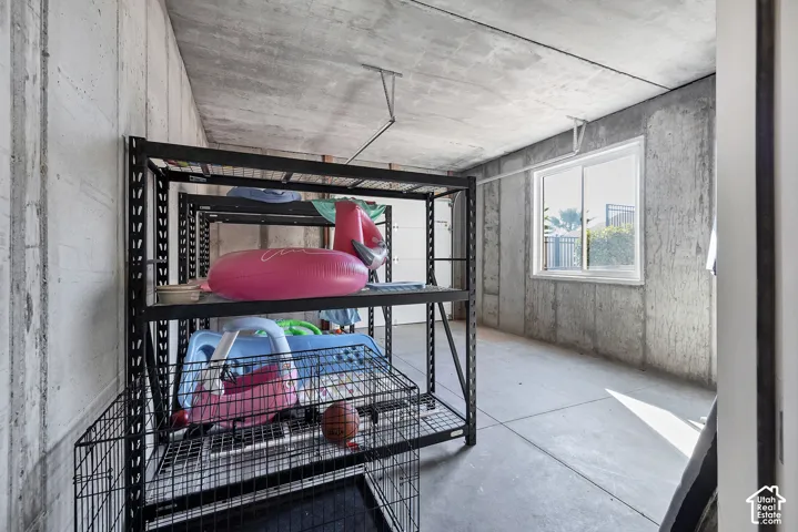Concrete wall construction with a single window