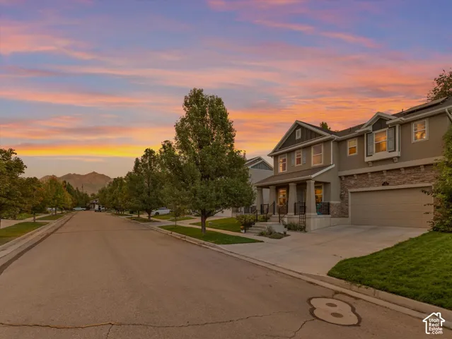 192 E Flicker Dr, Sandy, Utah 84070