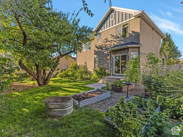 192 E Flicker Dr, Sandy, Utah 84070