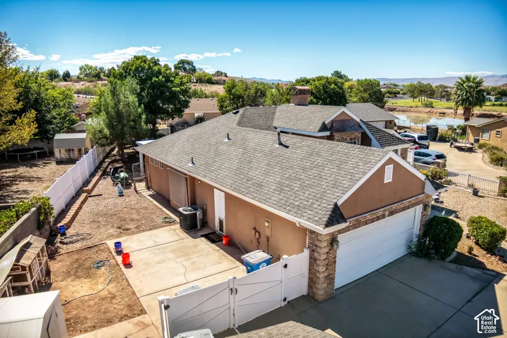 Side yard, RV parking