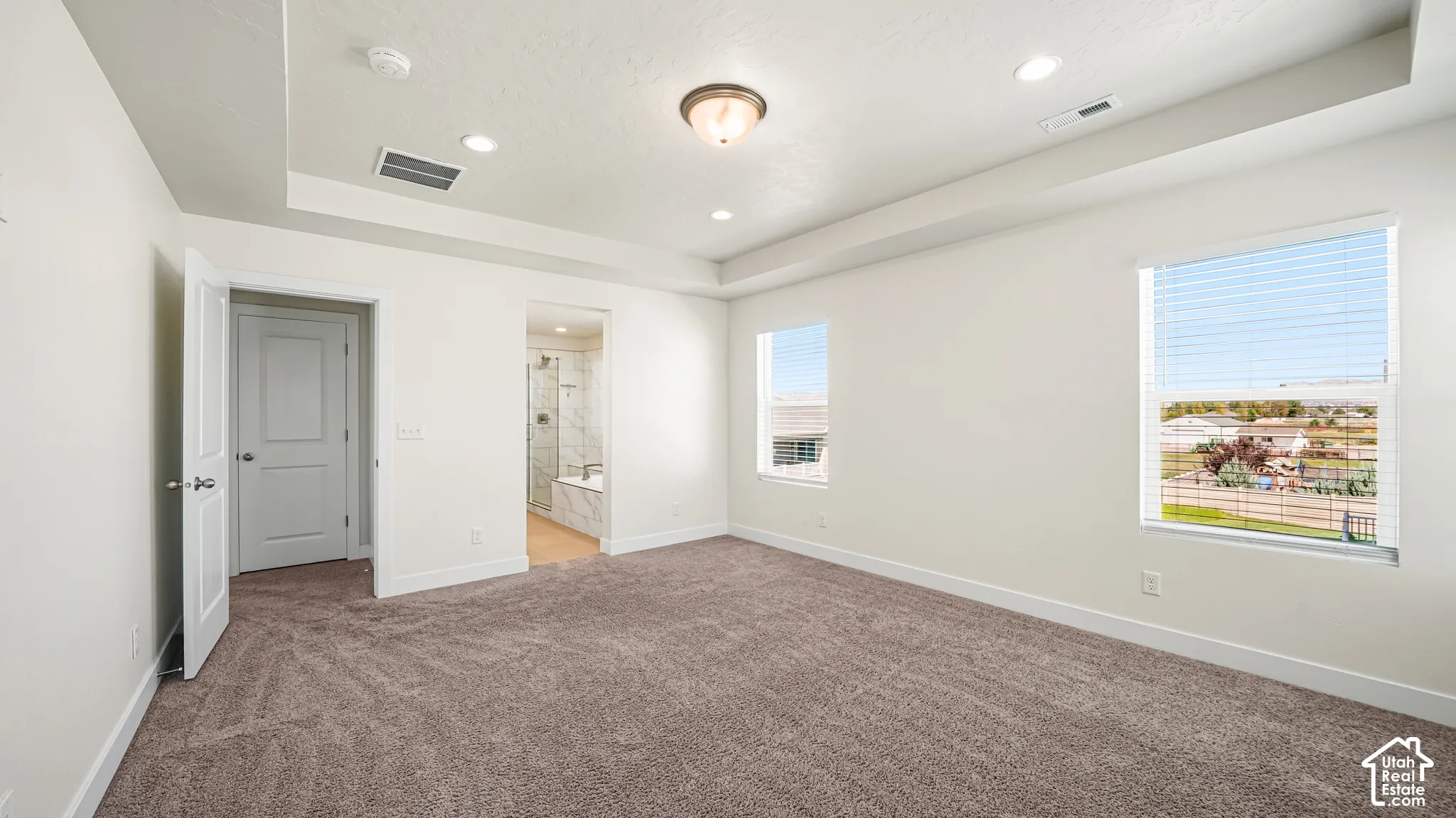 Spacious MASTER BEDROOM bedroom