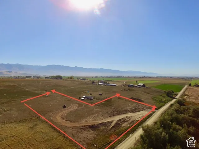 Expansive lot featuring a dirt road access and open land