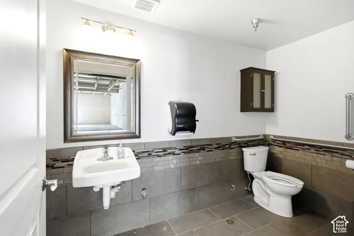 4042 S Pacific Ave #102, Riverdale, Utah 84405