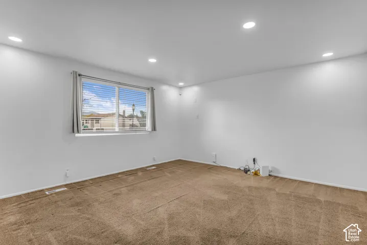 8867 S New Castle Rd, West Jordan, Utah 84088