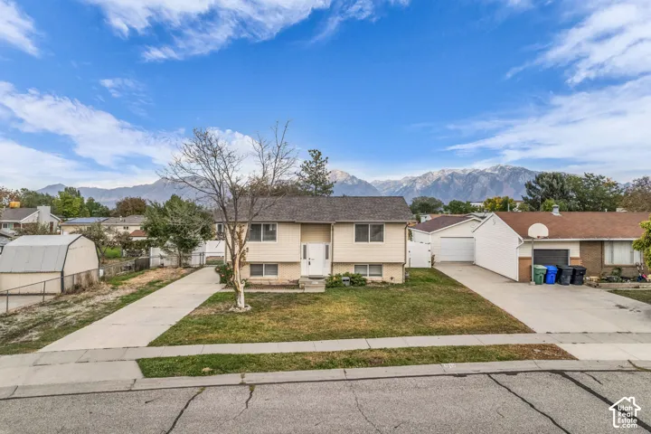 8867 S New Castle Rd, West Jordan, Utah 84088