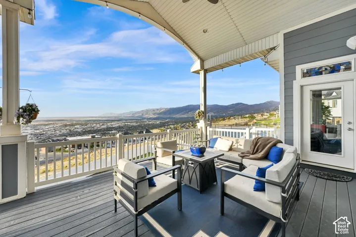 251 Parkway Cir, North Salt Lake, Utah 84054