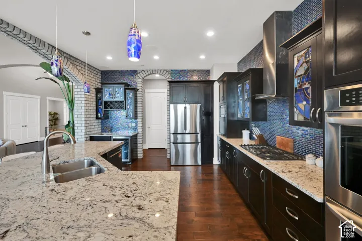 251 Parkway Cir, North Salt Lake, Utah 84054