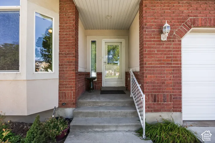 1651 W Peaceful Cir, South Jordan, Utah 84095