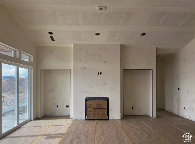 Vaulted ceiling with recessed lighting
