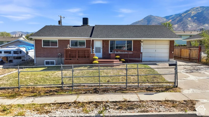 Fully Fenced Back AND Front Yard.