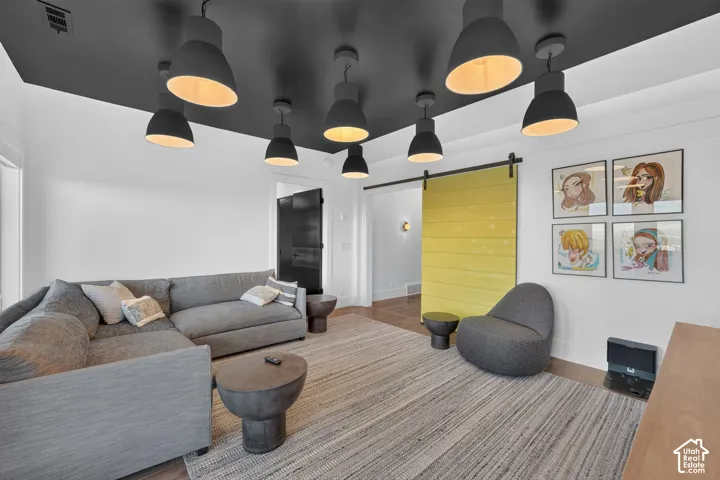 Accent ceiling with recessed lighting and multiple pendant light fixtures