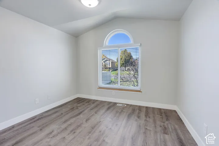 Upstairs bedroom 2