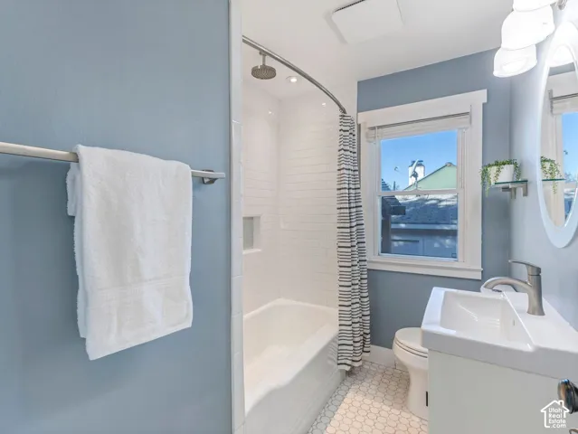 Updated main-floor bath