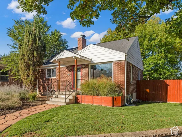 Charming brick bungalow in a lovely neighborhood in the Sugarhouse/Millcreek area
