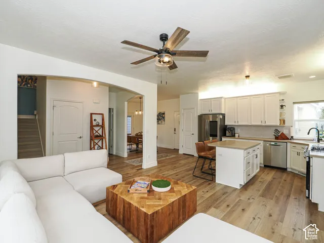 4332 W Pentenwell Ln, South Jordan, Utah 84009