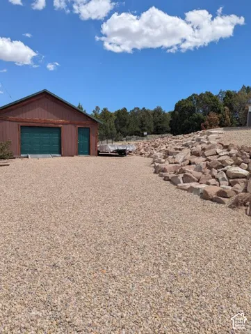 Detached garage & RV Parking