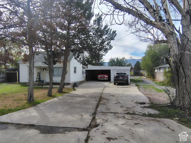Tons of parking space and RV parking