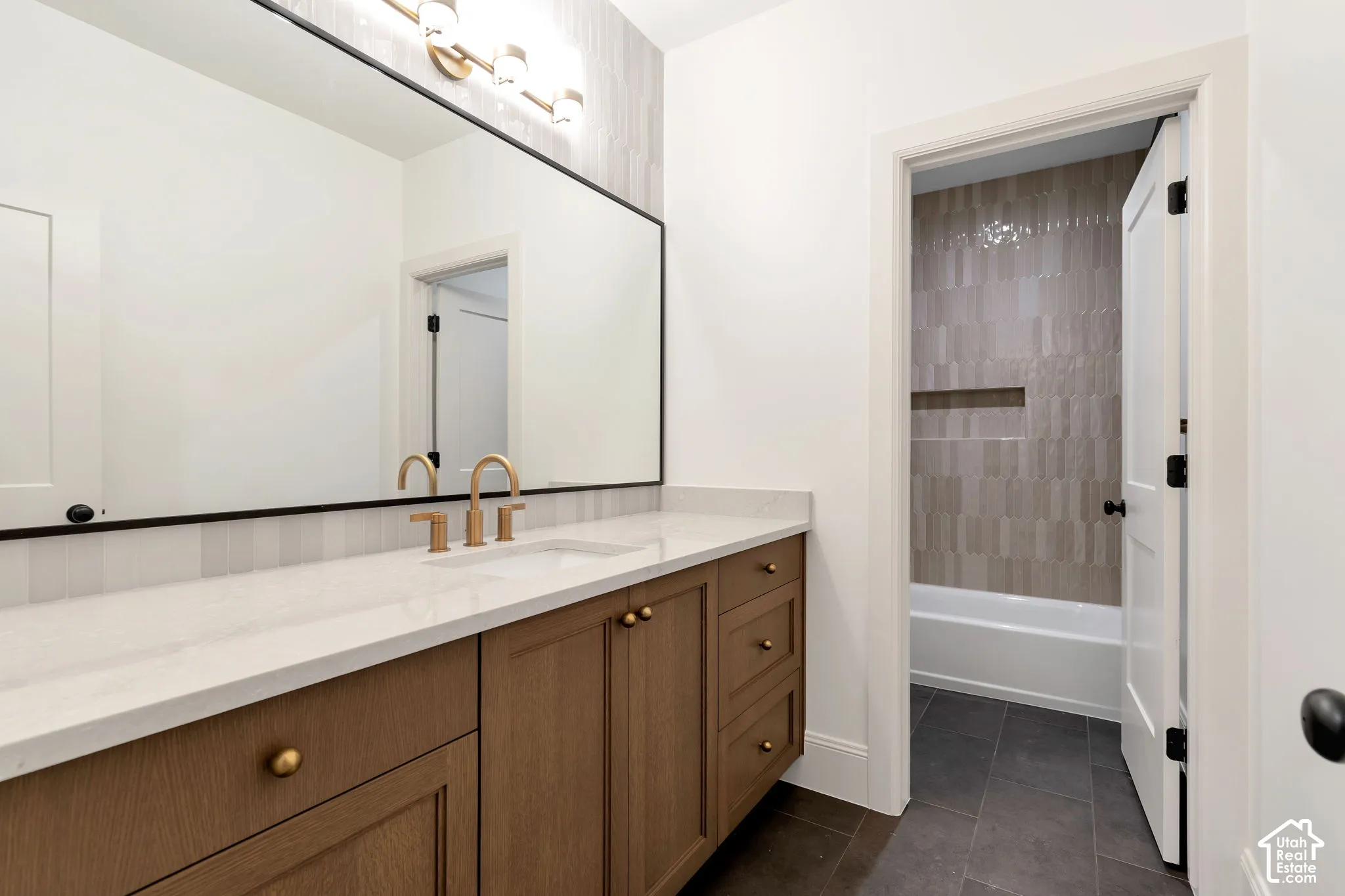 Photos are of a previous build and to show an example of what can be done.