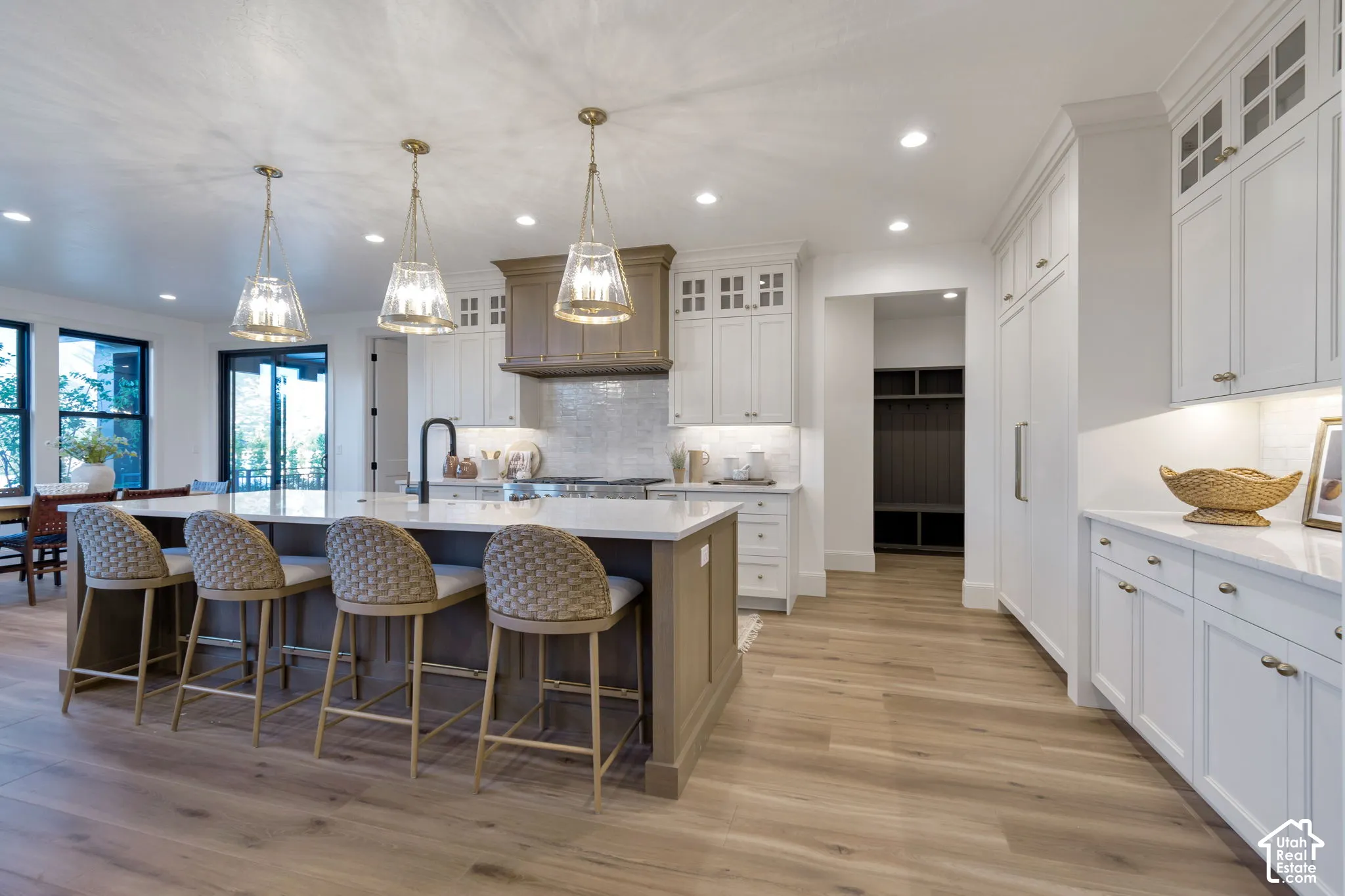 Photos are of a previous build and to show an example of what can be done.