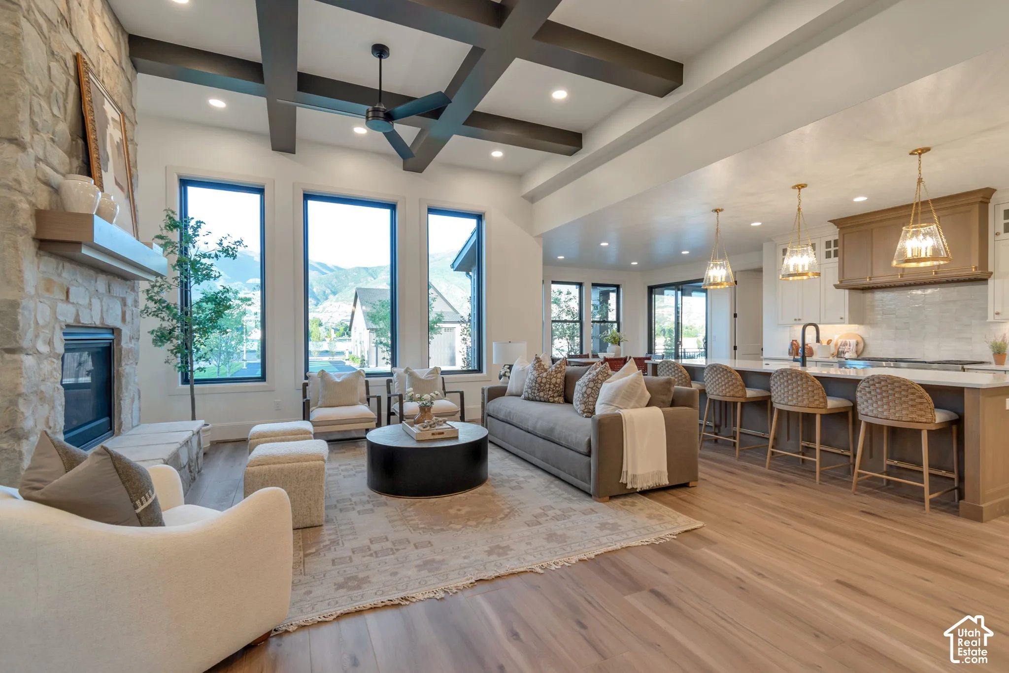 Photos are of a previous build and to show an example of what can be done.