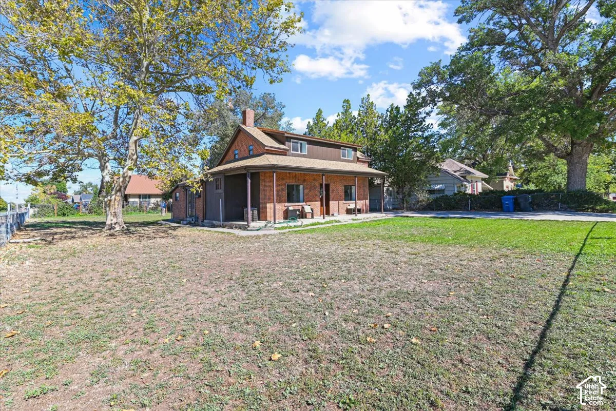 Perfect-sized yard for fun and relaxing outdoor activities.