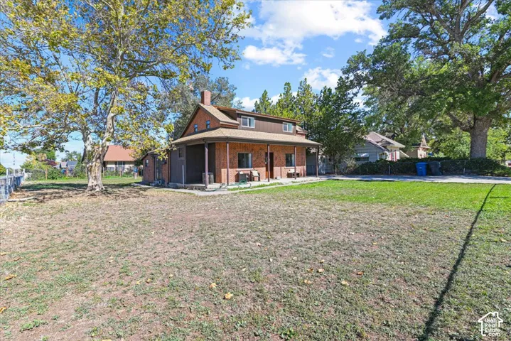 Perfect-sized yard for fun and relaxing outdoor activities.
