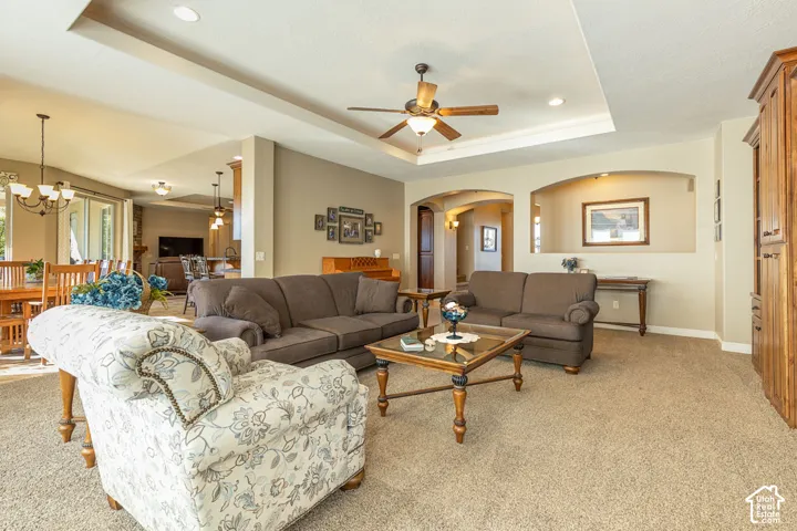 Tray ceiling with recessed lighting and ceiling fan