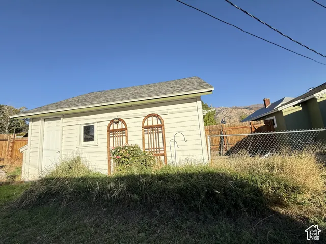 Side view of Garage with mountain backdrop