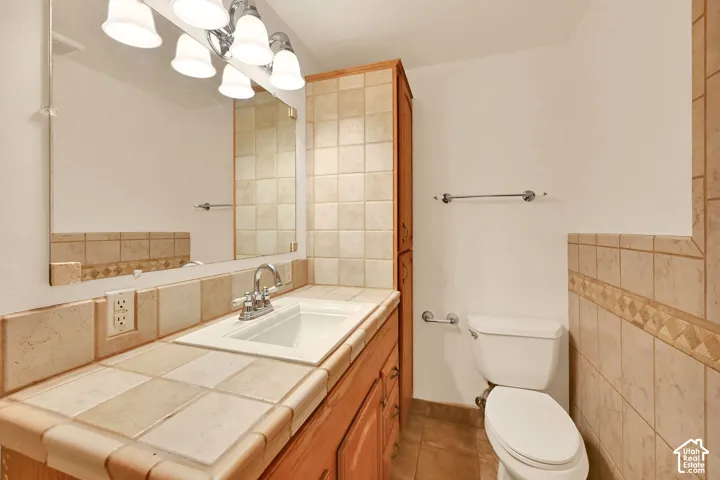 5008 W Pine Laurel Ln, West Jordan, Utah 84081