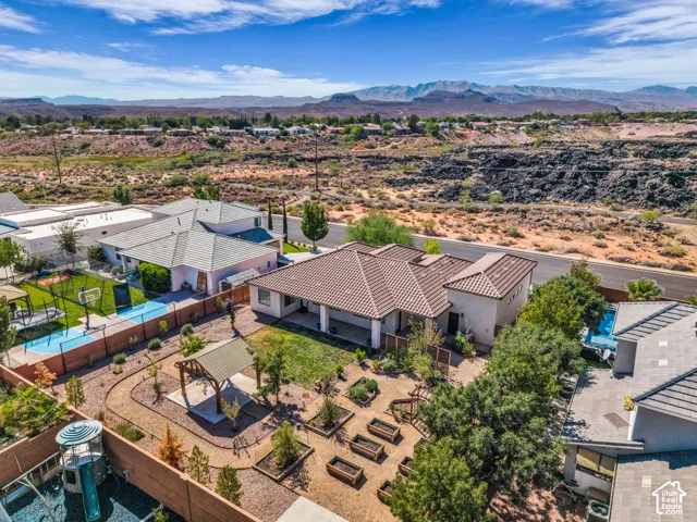 1720 Lava Cove Dr, Santa Clara, Utah 84765