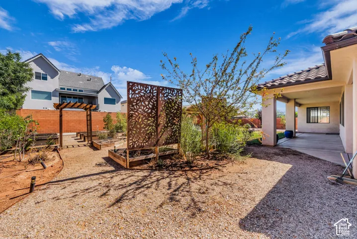 1720 Lava Cove Dr, Santa Clara, Utah 84765